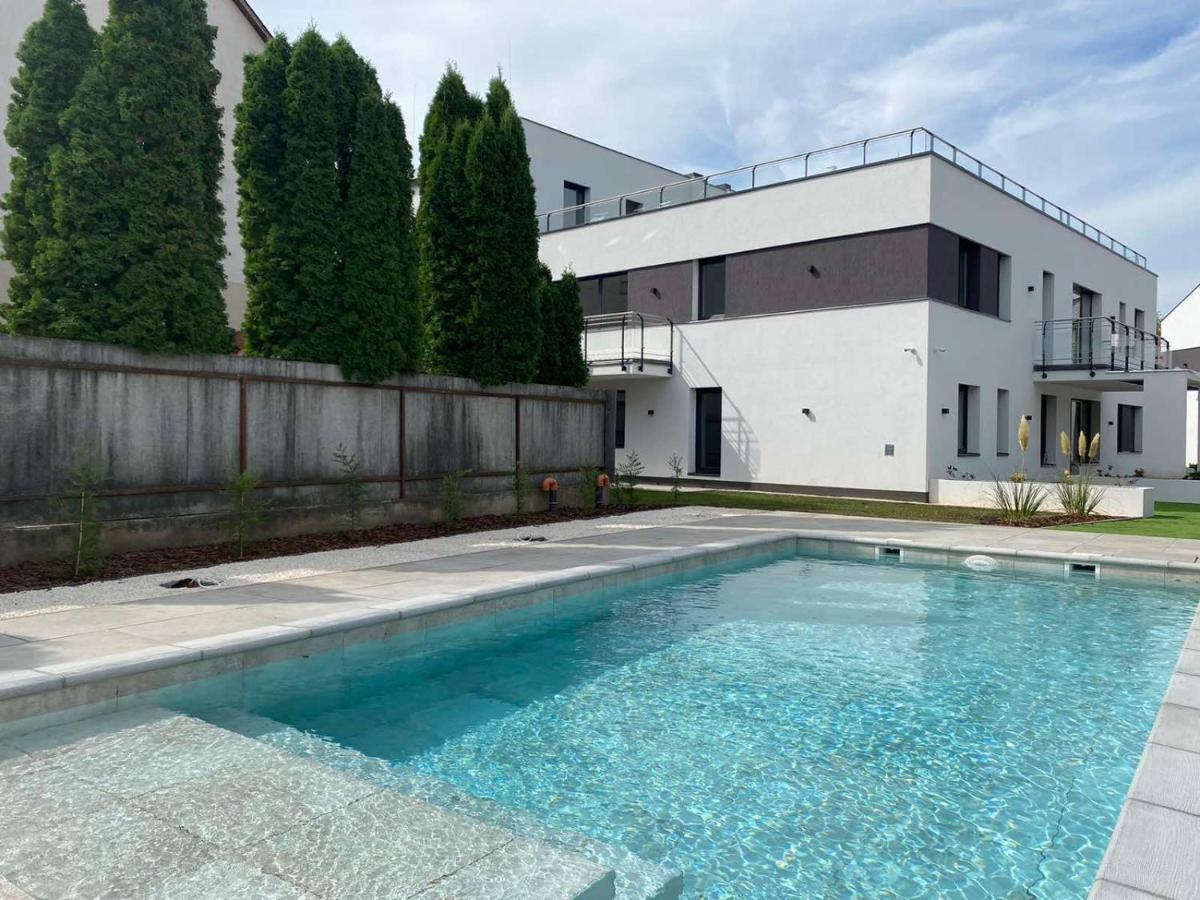 Oasis Apartman Hajduszoboszlo Exterior photo