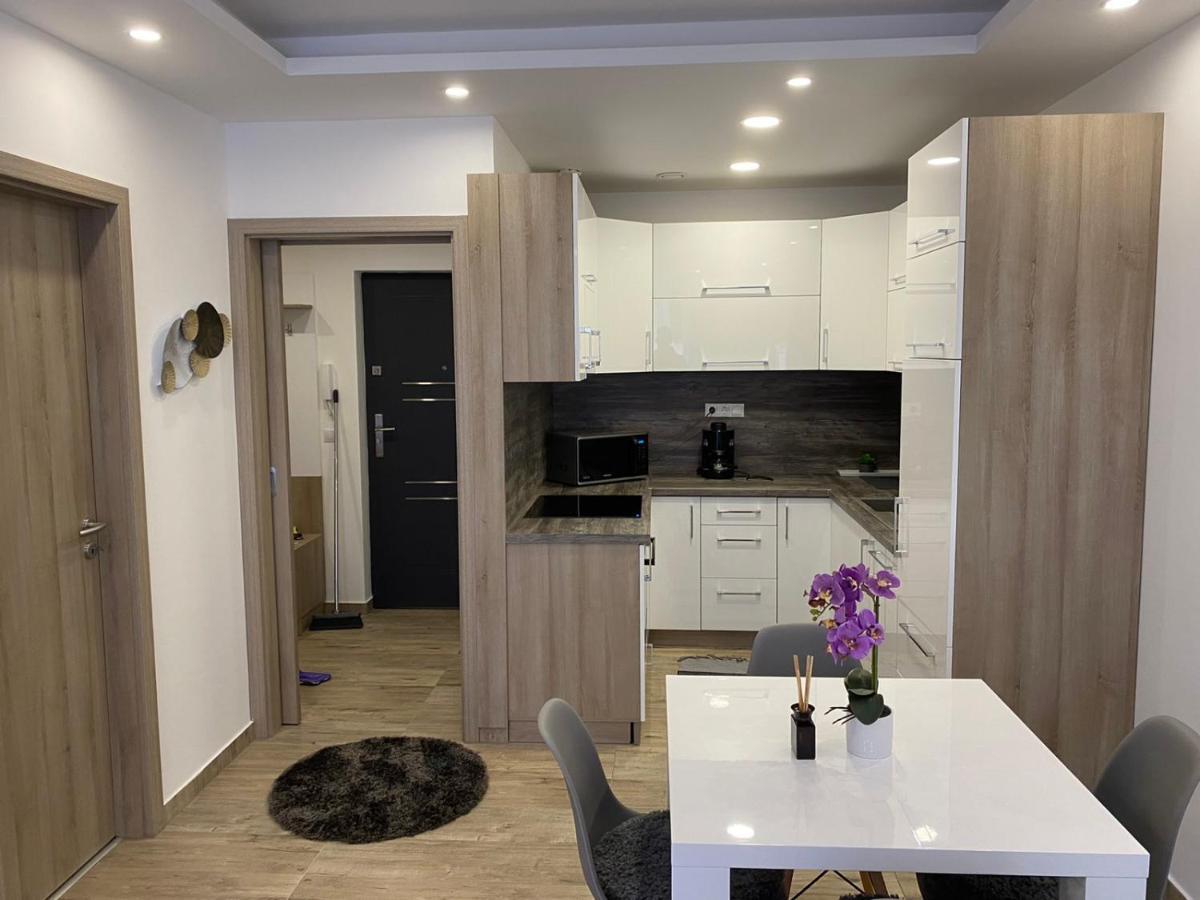 Oasis Apartman Hajduszoboszlo Exterior photo
